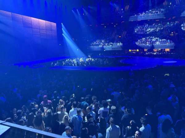 Ziggo Dome, bloc: 110, rangée: 1, place: 374