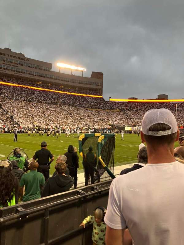 Folsom Field, bloc: 103, rangée: 3, place: 5
