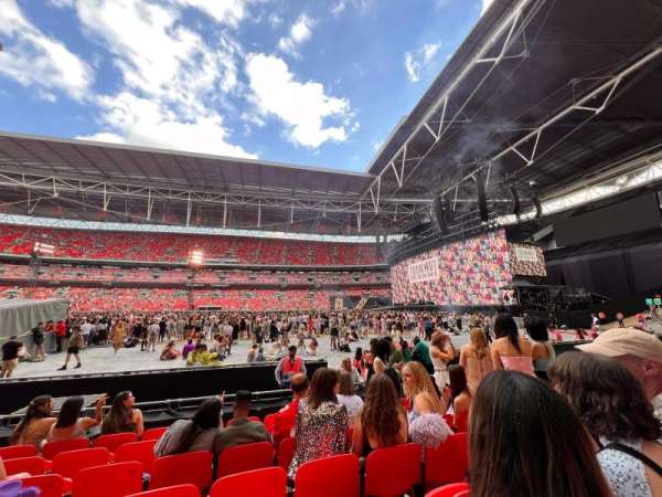Wembley Stadium, bloc: 142, rangée: 8, place: 255