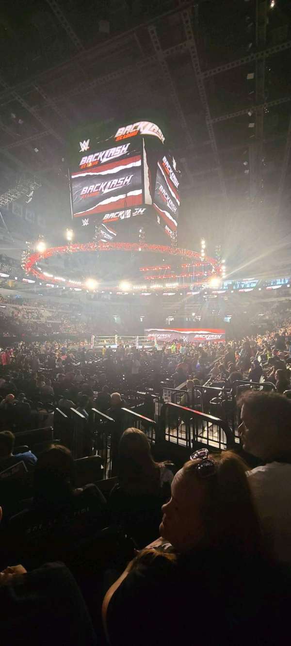 Enterprise Center, bloc: 107, rangée: G, place: 3