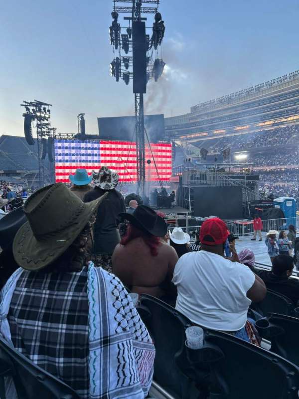 Soldier Field, bloc: 130, rangée: 6, place: 10
