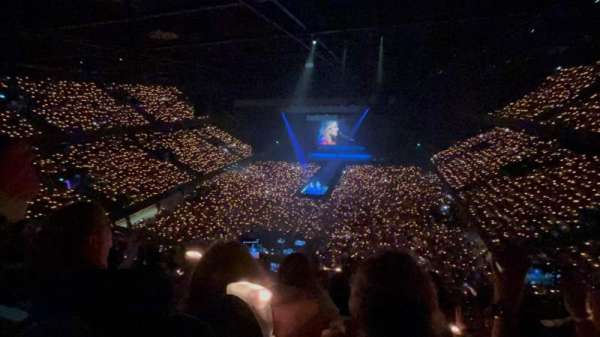 Ziggo Dome, bloc: 207, rangée: 6, place: 213