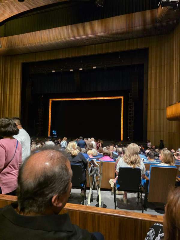 Capital One Hall, bloc: Orchestra R, rangée: S, place: 8
