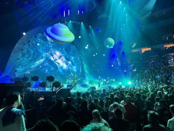 Xfinity Mobile Arena, bloc: 124, rangée: 2, place: 3