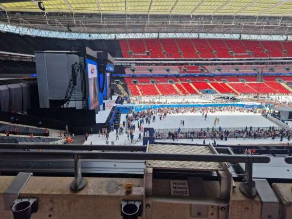 Wembley Stadium, bloc: 230, rangée: 2, place: 96