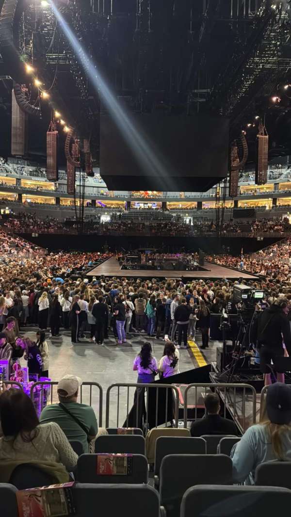 LANXESS arena, bloc: 211, rangée: 9, place: 4