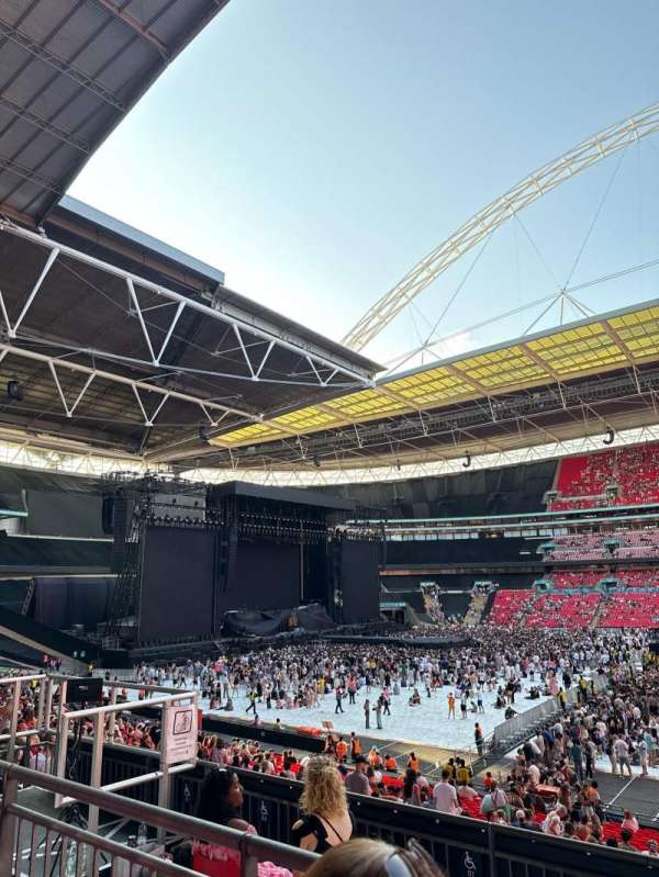 Wembley Stadium, bloc: 122, rangée: 32, place: 319