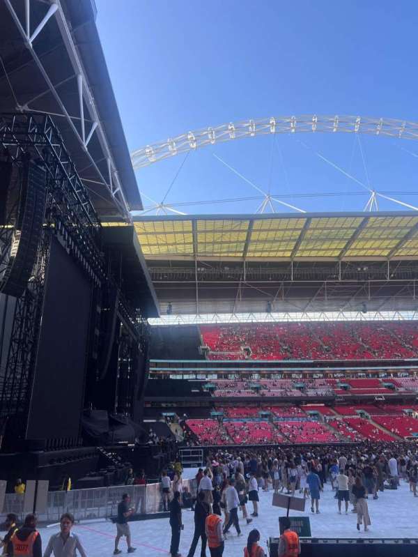 Wembley Stadium, bloc: 127, rangée: 12, place: 117