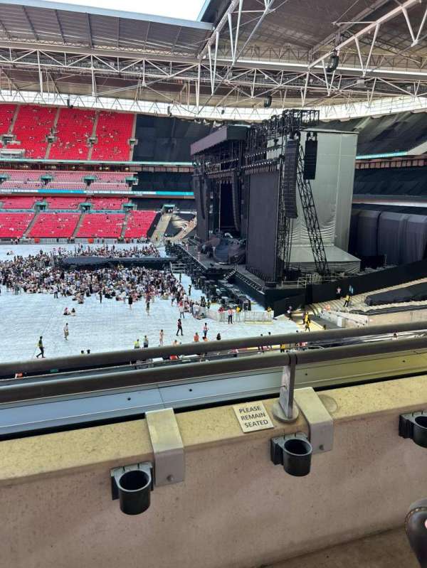 Wembley Stadium, bloc: 249, rangée: 2, place: 240