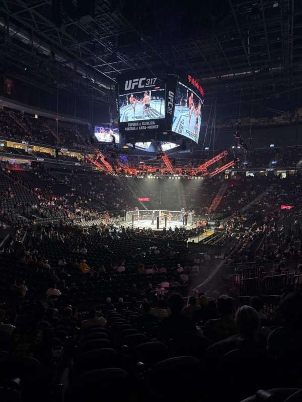 T-Mobile Arena, bloc: 12, rangée: P, place: 11