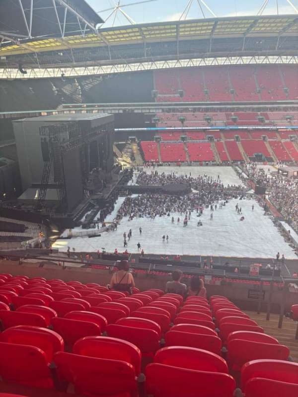 Wembley Stadium, bloc: 529, rangée: 9