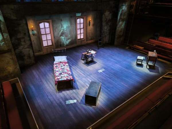 Donmar Warehouse, bloc: Circle, rangée: A, place: 33