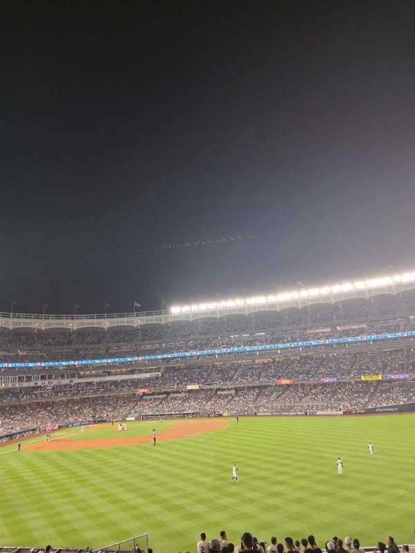 Yankee Stadium, bloc: 202, rangée: 5, place: 24
