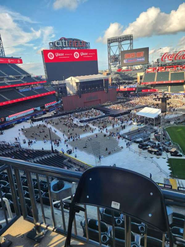 Citi Field, bloc: 422, rangée: 2, place: 11
