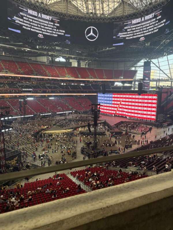 Mercedes-Benz Stadium, bloc: 216, rangée: 1, place: 24