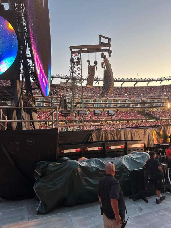 Gillette Stadium, bloc: 114, rangée: 1, place: 3