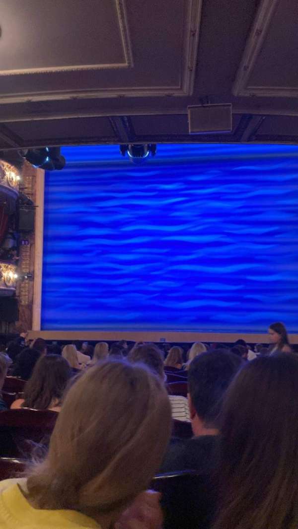 Novello Theatre, bloc: Stalls, rangée: R, place: 10