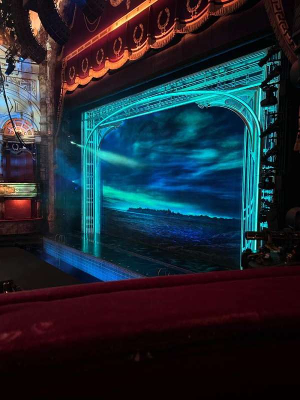 London Coliseum, bloc: Dress Circle, rangée: A, place: 3