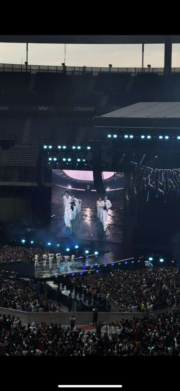 Stade De France, bloc: E2, rangée: 44, place: 22