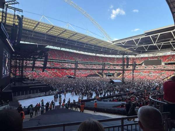 Wembley Stadium, bloc: 128, rangée: 33, place: 145