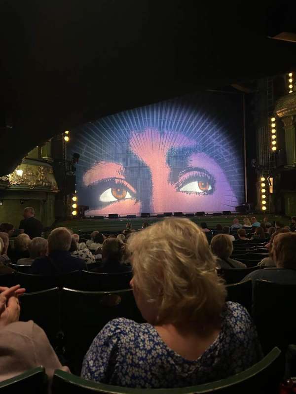 Nottingham Royal Concert Hall, bloc: Stalls, rangée: P, place: 27