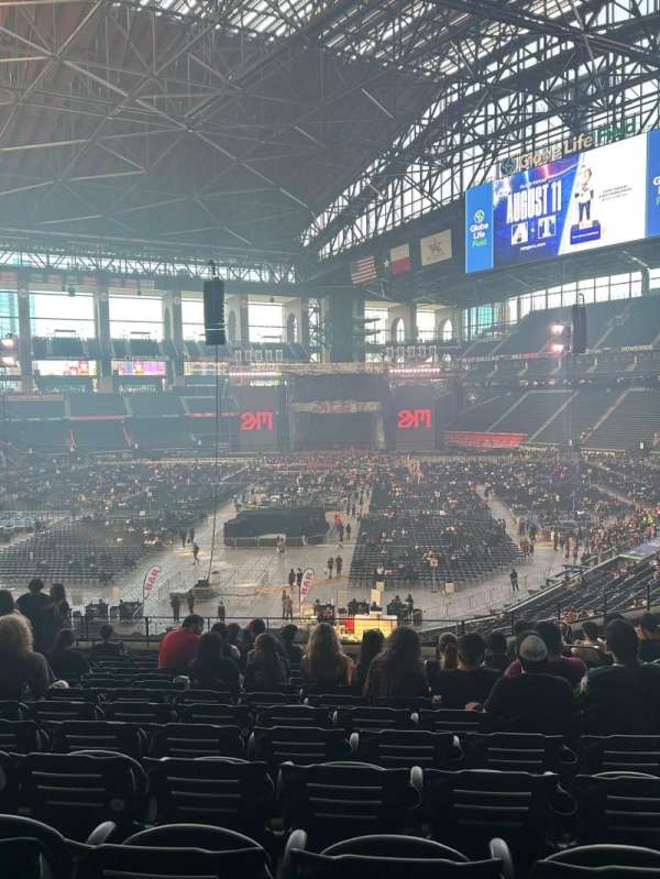 Globe Life Field, bloc: 115, rangée: 13, place: 11