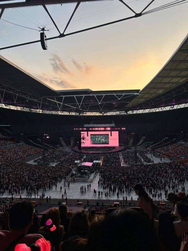 Wembley Stadium, bloc: 213, rangée: 16, place: 275