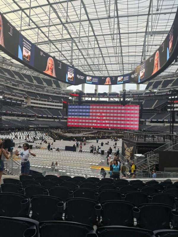 SoFi Stadium, bloc: 123, rangée: 11, place: 11