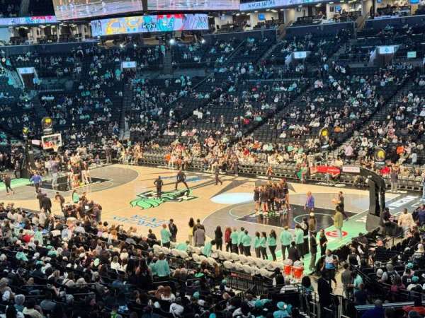 Barclays Center, bloc: 104, rangée: 7, place: 17