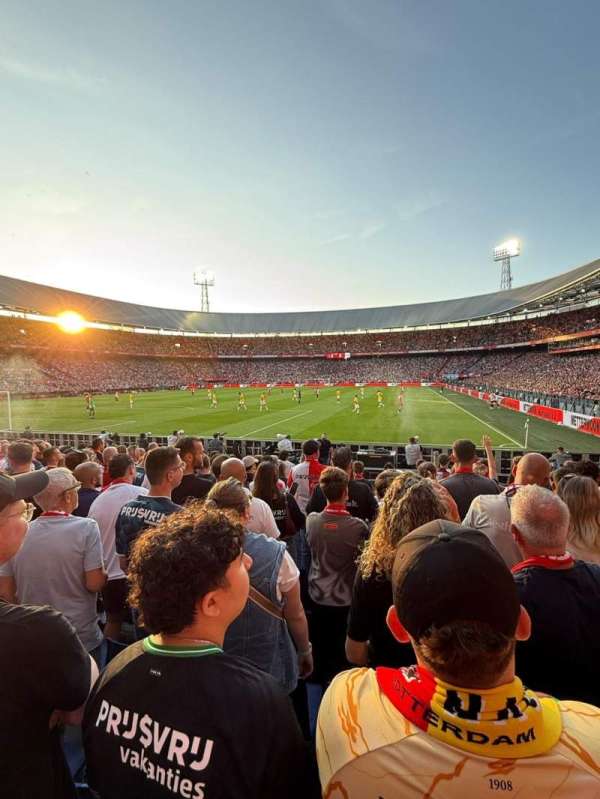 De Kuip, bloc: Y1, rangée: 9, place: 124
