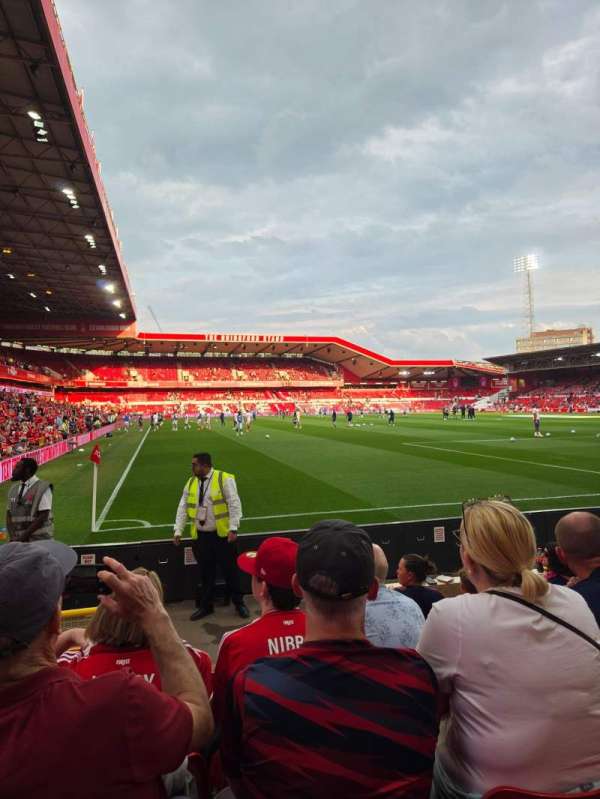 City Ground, bloc: T10, rangée: G, place: 154