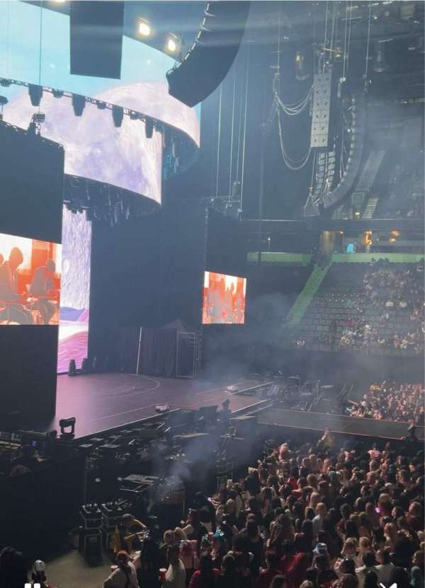 AO Arena, bloc: 102, rangée: L, place: 27