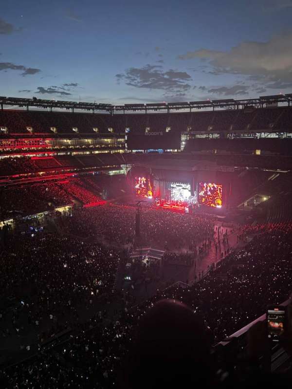 MetLife Stadium, bloc: 319, rangée: 2, place: 14