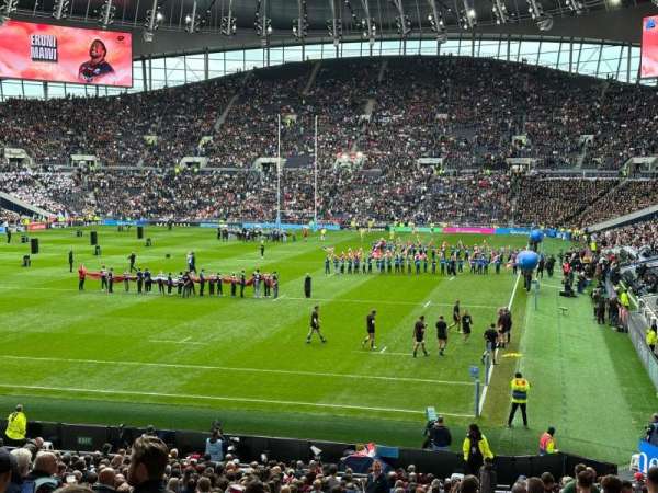 Tottenham Hotspur Stadium, bloc: 110, rangée: 30, place: 295