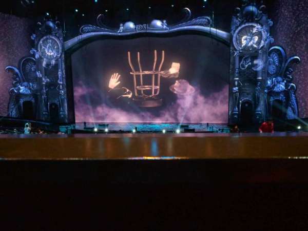 Michael Jackson One Theatre, bloc: 204, rangée: AA, place: 1