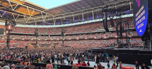 Wembley Stadium, bloc: 141, rangée: 14, place: 211