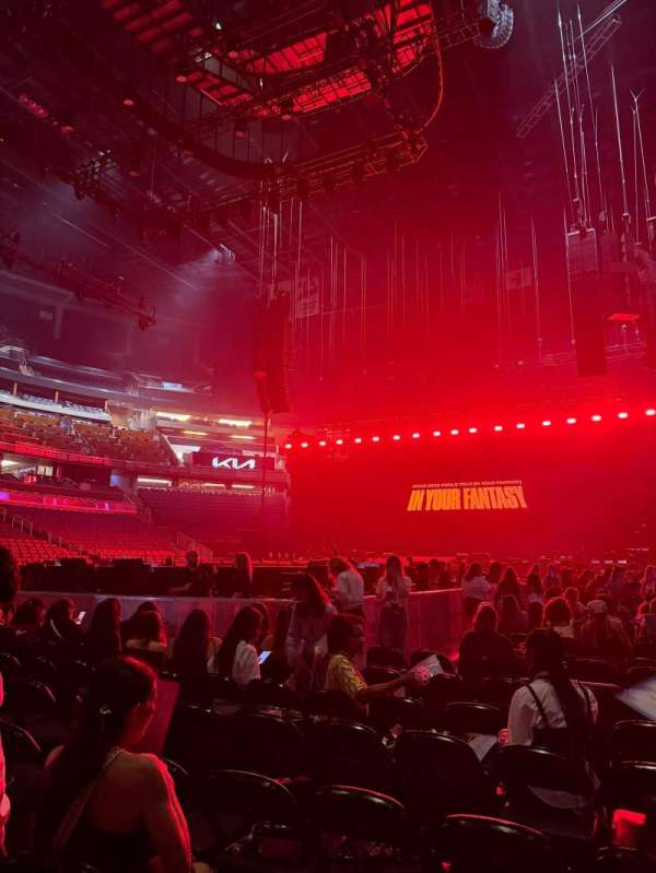 Kia Center, bloc: Floor 7, rangée: A, place: 1