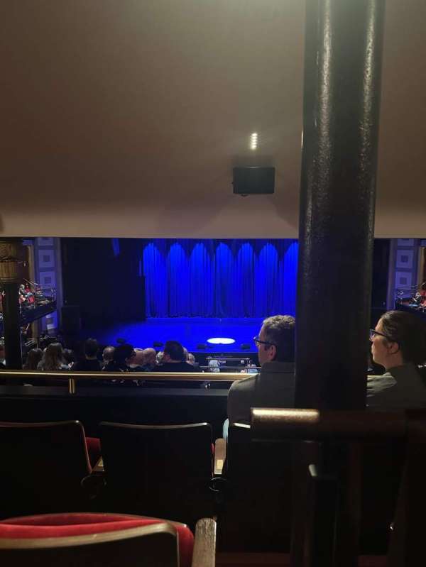massey hall, bloc: 205, rangée: L, place: 13