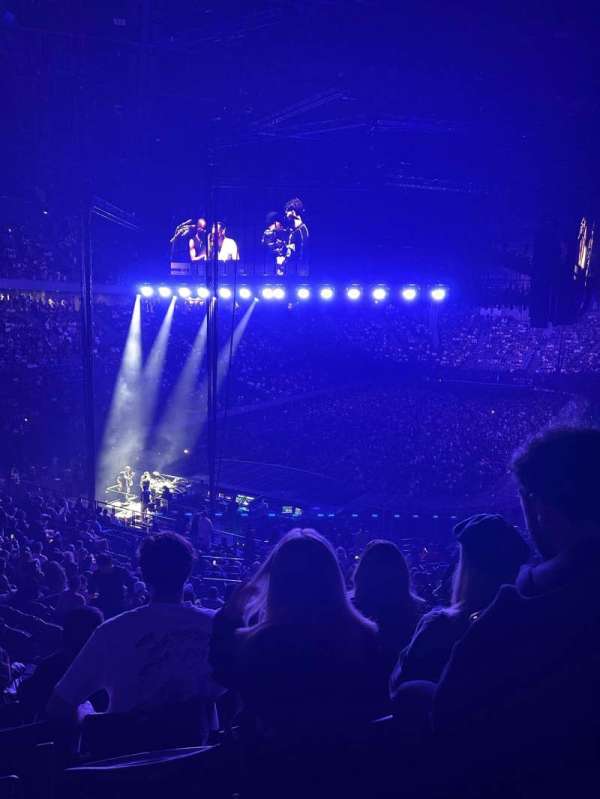 Accor Arena, bloc: Gradin B, rangée: 1, place: 11