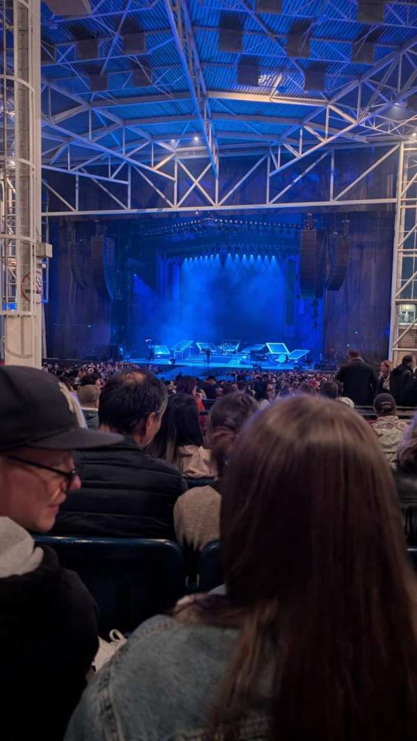 RBC Amphitheatre, bloc: 302, rangée: J, place: 28