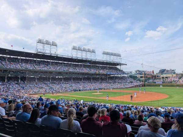 Wrigley Field, bloc: 227, rangée: 1, place: 12