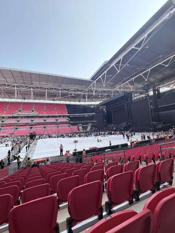 Wembley Stadium, bloc: 143, rangée: 18, place: 280