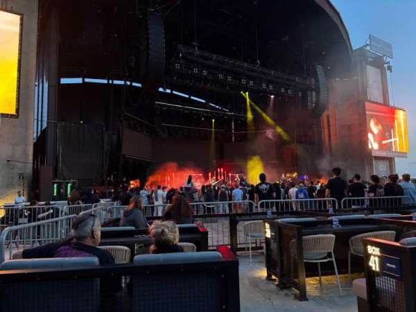 Jones Beach Theater, bloc: H, rangée: AA, place: 5