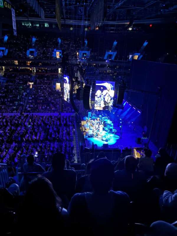 TD Garden, bloc: 329, rangée: 8, place: 14
