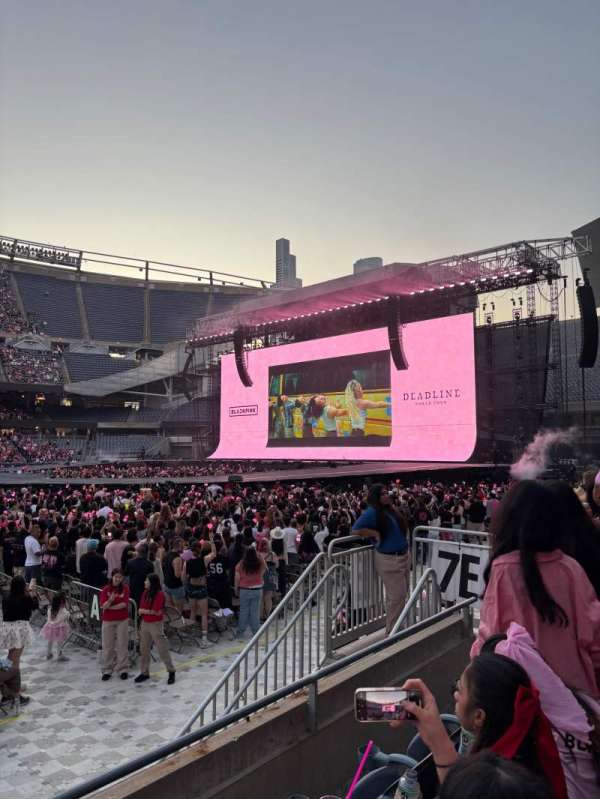 Soldier Field, bloc: 107, rangée: 3, place: 8