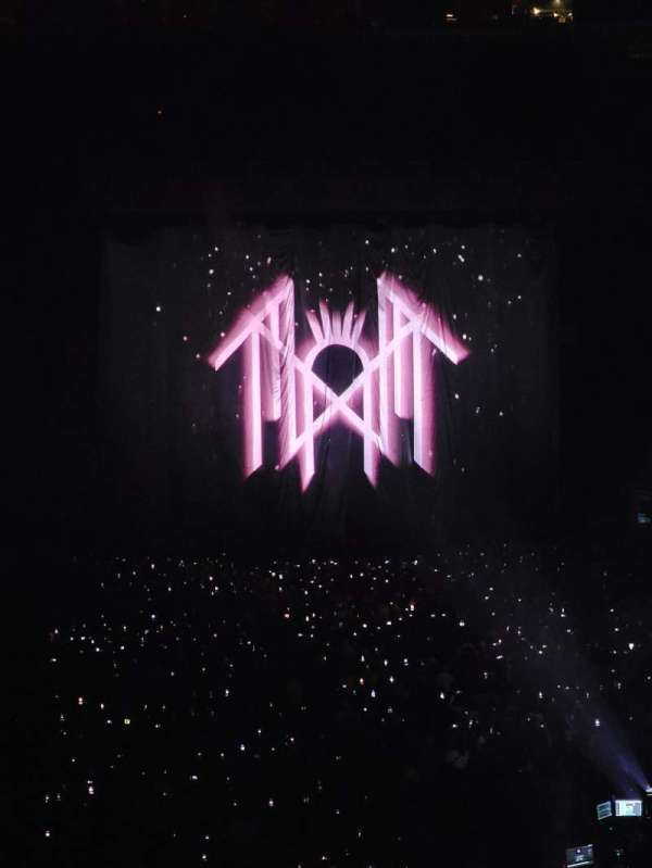 Xfinity Mobile Arena, bloc: Club F, rangée: 1, place: 1