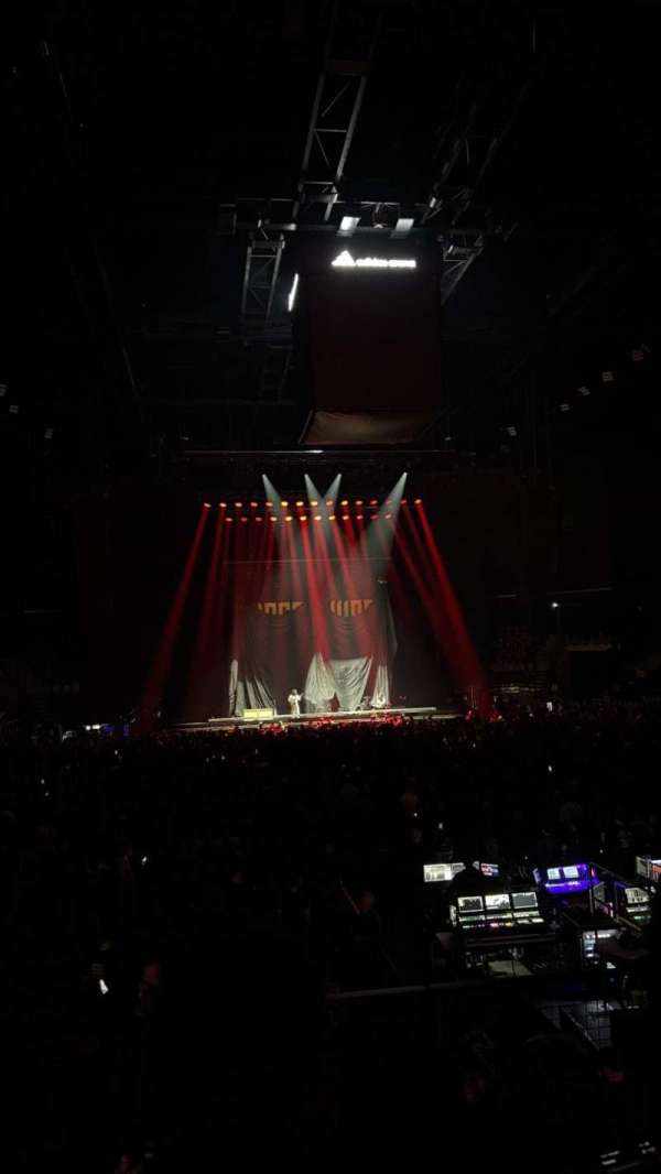 Adidas Arena, bloc: Gradin L, rangée: 4, place: 6