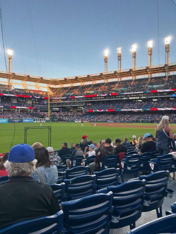 Progressive Field, bloc: 175, rangée: J, place: 5