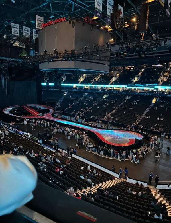 Rogers Arena, bloc: 320, rangée: 1, place: 1
