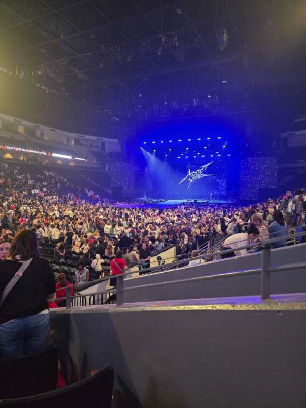 Gas South Arena, bloc: 102, rangée: J, place: 15